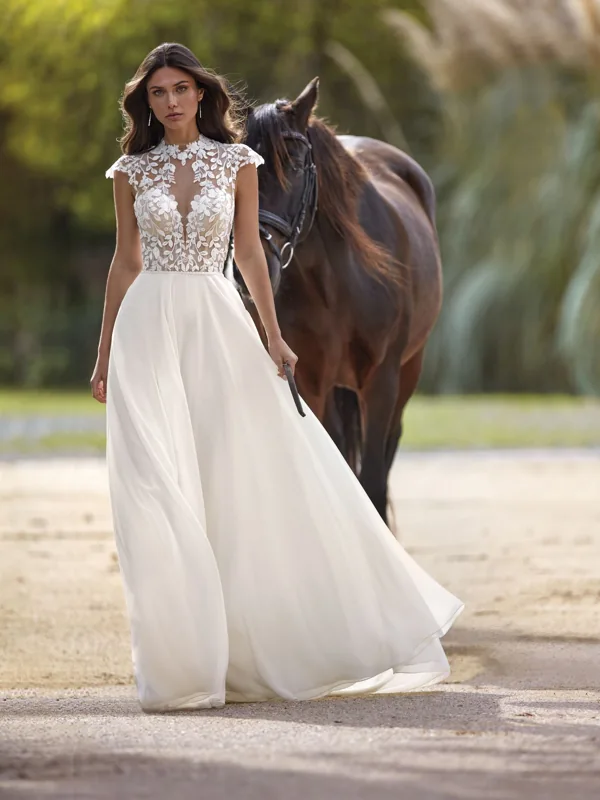 25019 von Amelie Bridal
