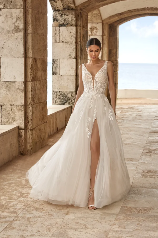 26009 von Amelie Bridal